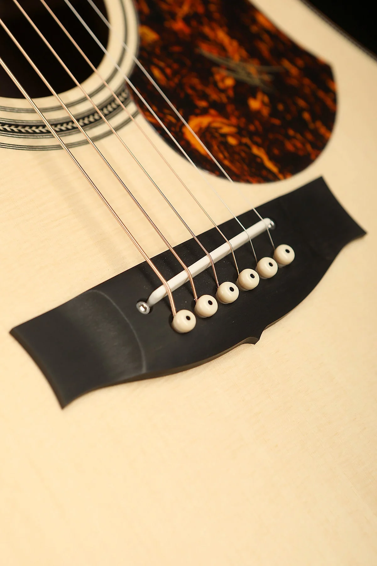 Maton EM100 Messiah 'AAA Spruce / Indian Rosewood' Acoustic Electric Guitar - Image 11