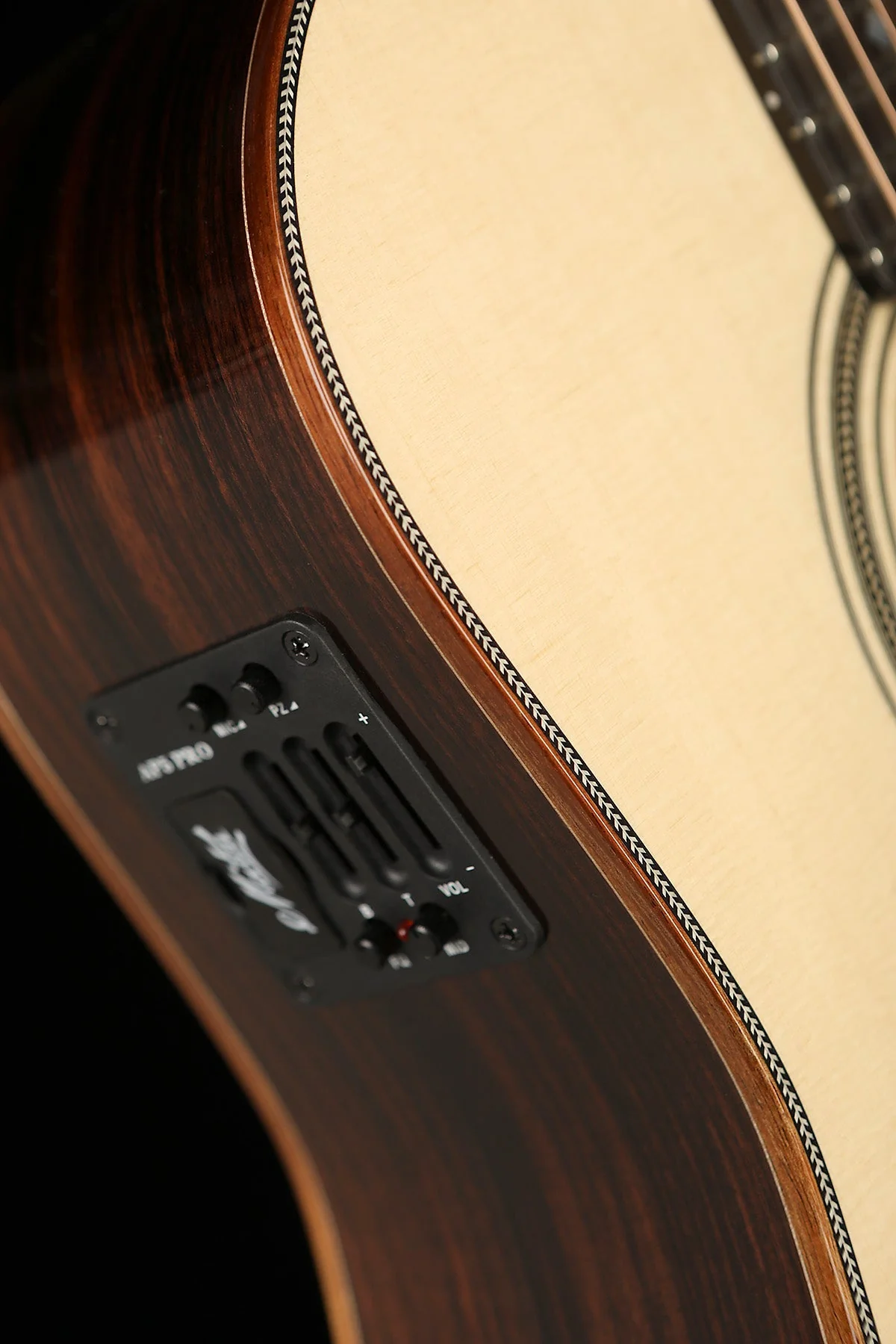 Maton EM100 Messiah 'AAA Spruce / Indian Rosewood' Acoustic Electric Guitar - Image 7