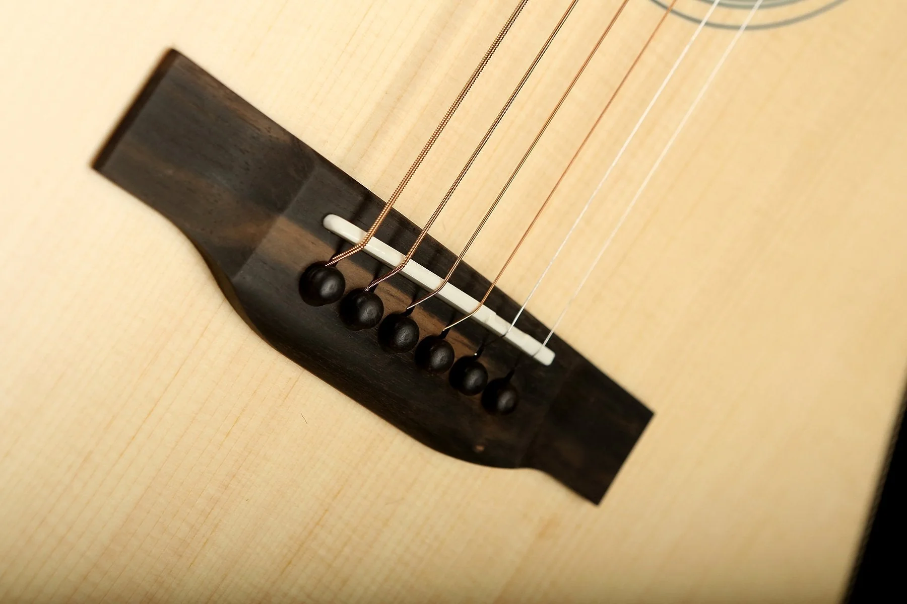 Eastman E3DE Acoustic Electric Guitar - Image 4