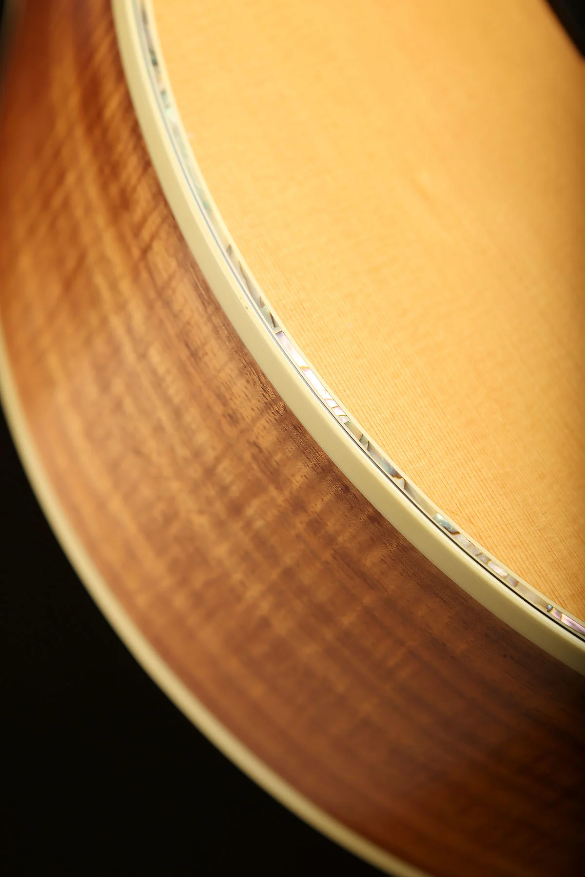 Woodtone Barry Kerr 000 Custom Left-Handed 'AAA Spruce / Fiddleback Blackwood' Preowned 1993 - Image 3